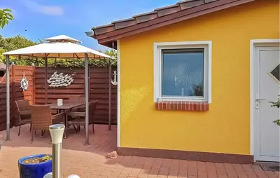 Das Gebäude in dem sich das Ferienhaus befindet