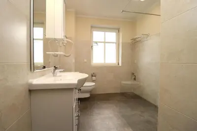 Ein Badezimmer in der Unterkunft Haus Thea Appartement 03, 