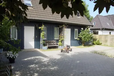 Das Gebäude in dem sich die Ferienwohnung befindet