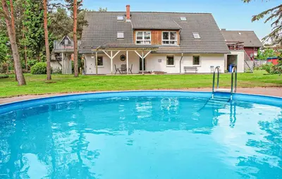Der Swimmingpool an oder in der Nähe von Ferienwohnung Pruchten