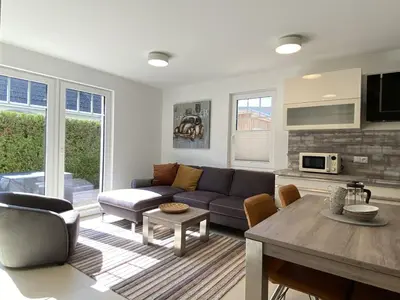 Küche/Küchenzeile in der Unterkunft Yvette 1 - Idyllisches Ferienhaus - Ihr Platz für Erholung in Zingst