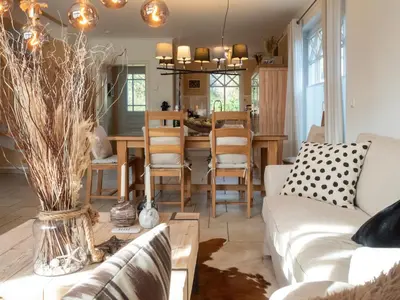 Ein Sitzbereich in der Unterkunft Haus Ostseezwilling 1