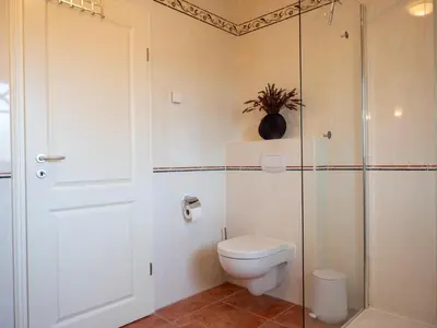 Ein Badezimmer in der Unterkunft Haus Ostseezwilling 1