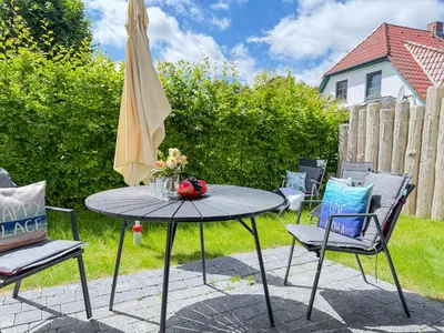 Ein Garten an der Unterkunft Ostseekoje
