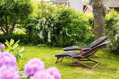 Ein Garten an der Unterkunft Landhaus Born