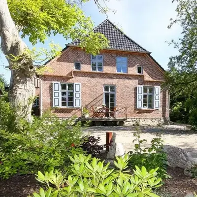 Haus zu den Büschen 01