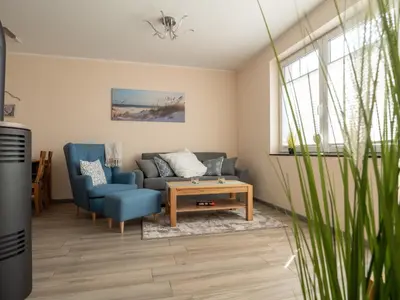 Ein Sitzbereich in der Unterkunft Strandstraße 16 - Wohnung 1