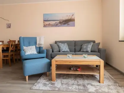 Ein Sitzbereich in der Unterkunft Strandstraße 16 - Wohnung 2