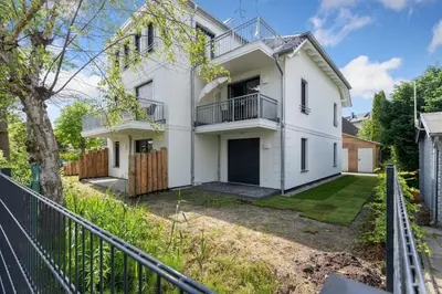 Das Gebäude in dem sich die Ferienwohnung befindet