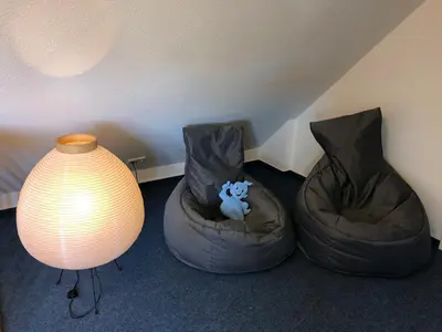 Ein Sitzbereich in der Unterkunft auf Kurs