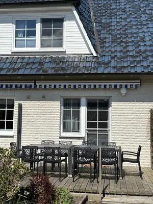 Das Gebäude in dem sich die Ferienwohnung befindet