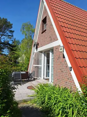 Das Gebäude in dem sich das Ferienhaus befindet
