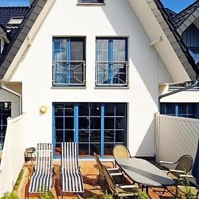 Das Gebäude in dem sich das Ferienhaus befindet