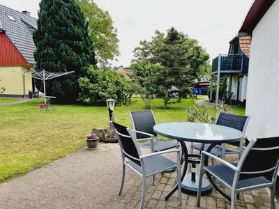 Ein Garten an der Unterkunft Pension & Wirtshaus ''Tun Eikkoter'' Kobel III