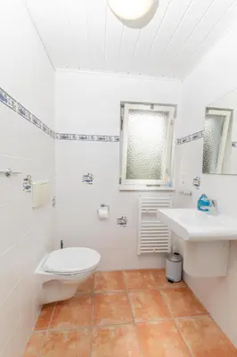 Ein Badezimmer in der Unterkunft Bodden Paradise Cottage - b65141