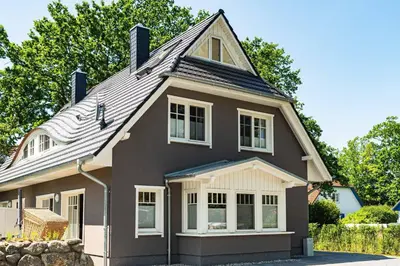 Das Gebäude in dem sich das Ferienhaus befindet