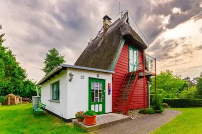Das Gebäude in dem sich das Ferienhaus befindet
