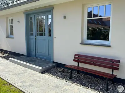 Das Gebäude in dem sich das Ferienhaus befindet