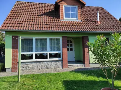 Das Gebäude in dem sich die Ferienwohnung befindet