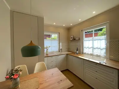 Küche/Küchenzeile in der Unterkunft Darßer Ferienhaus Gartenwohnung