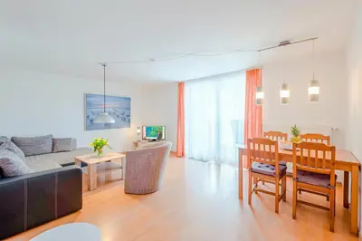 Ein Sitzbereich in der Unterkunft Ferienhaus Sanddorn, Fewo Sanddorn