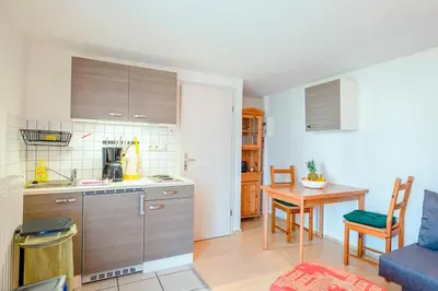Küche/Küchenzeile in der Unterkunft Ferienhaus Sanddorn, Fewo Strandhafer