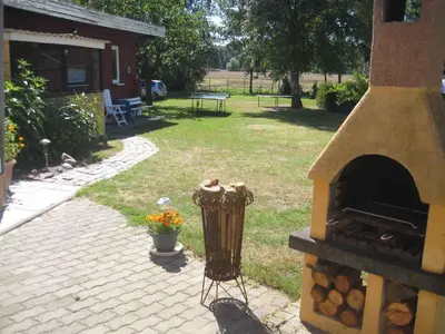Ein Garten an der Unterkunft Apartment Fuhlendorf 2