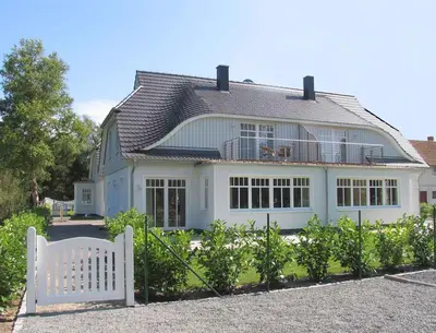 Ein Garten an der Unterkunft Holiday home in Prerow (Ostseebad) 2650