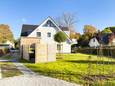 Ein Garten an der Unterkunft Störtebekerkoje 12 5