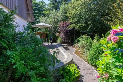Ein Garten an der Unterkunft Prerowliebe