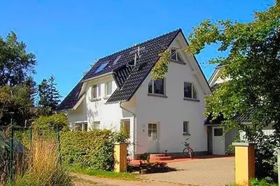 Das Gebäude in dem sich das Ferienhaus befindet