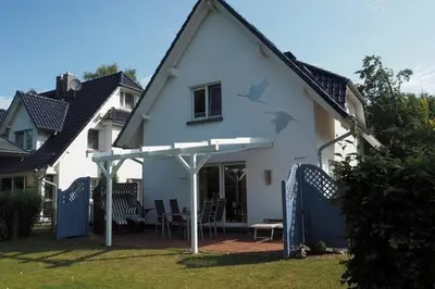 Das Gebäude in dem sich das Ferienhaus befindet