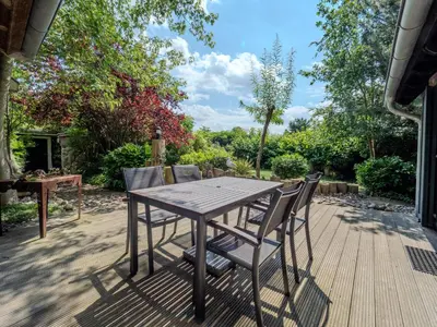 Ein Garten an der Unterkunft Ferienhaus mit 3 Schlafzimmern für 6 Personen