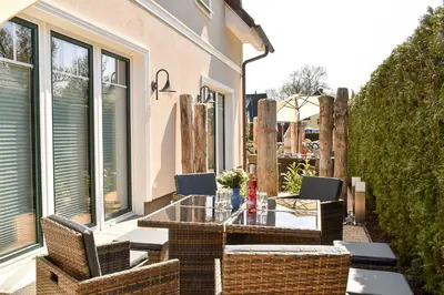 Das Gebäude in dem sich das Ferienhaus befindet