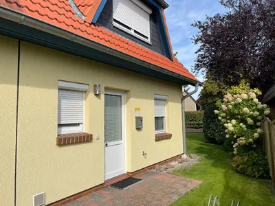 Das Gebäude in dem sich das Ferienhaus befindet