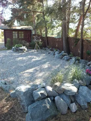 Ein Garten an der Unterkunft Zum Störtebeker 33