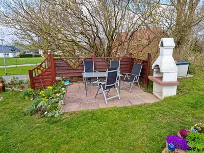 Ein Garten an der Unterkunft Ferienwohnung in Kenz-Küstrow