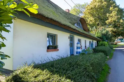 Das Gebäude in dem sich das Ferienhaus befindet