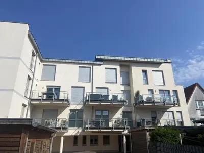 Das Gebäude in dem sich das Ferienhaus befindet