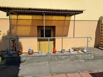 Das Gebäude in dem sich die Ferienwohnung befindet