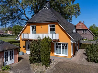 Das Gebäude in dem sich die Ferienwohnung befindet