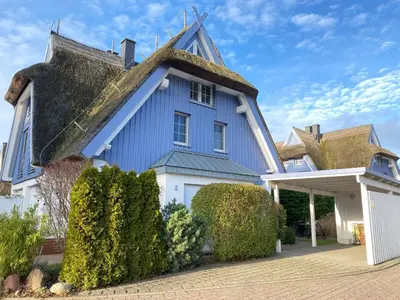 Das Gebäude in dem sich das Ferienhaus befindet