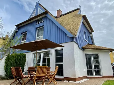 Das Gebäude in dem sich das Ferienhaus befindet