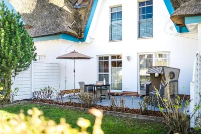 Ein Garten an der Unterkunft Wellnessresidenz Zingst Whg 5