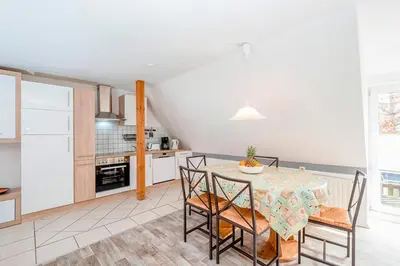 Küche/Küchenzeile in der Unterkunft Ferienhaus Sanddorn, Fewo Strandflieder