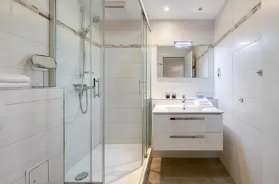 Ein Badezimmer in der Unterkunft 5-Sterne-Ferienwohnung Ostseeschatz Zingst inklusive Strandkorb von April - Oktober