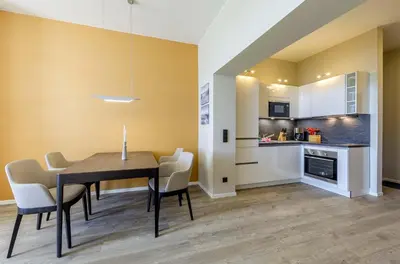 Küche/Küchenzeile in der Unterkunft Tolle 5 Sterne Ferienwohnung Ostseequartier mit dem wunderschönem Südbalkon