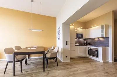 Küche/Küchenzeile in der Unterkunft Ostseeglück - 5-Sterne-Ferienwohnung mit Südbalkon und Blick zum Saaler Bodden