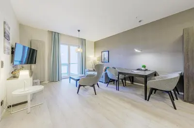 TV/Unterhaltungsangebot in der Unterkunft Boddenzeit - Moderne Ferienwohnung mit Nordbalkon, Wellnessbereich und Nähe zum Ostseestrand