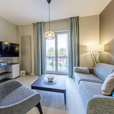 Boddenzeit - Moderne Ferienwohnung mit Nordbalkon